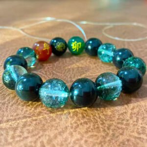 Beaded bracelet with crystal stones arranged in a personalized combination